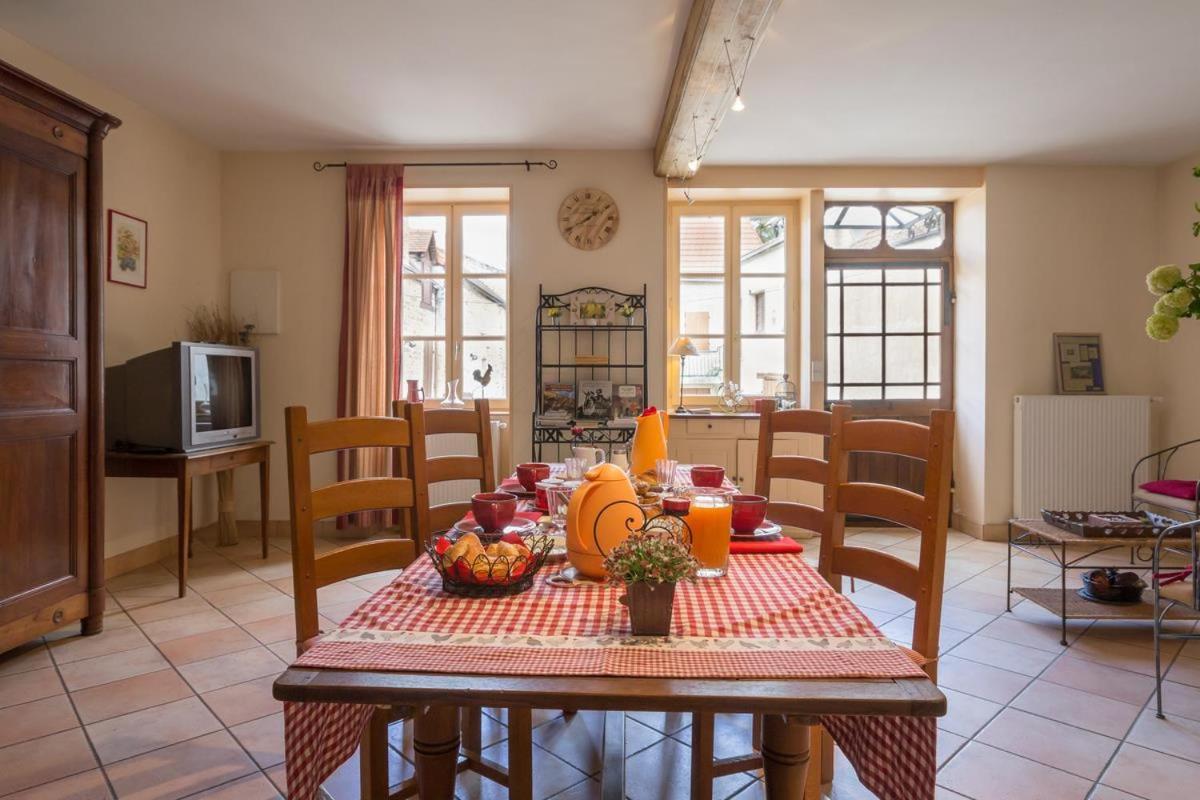 Bed and Breakfast Logis De L'Orme La Rochepot Экстерьер фото